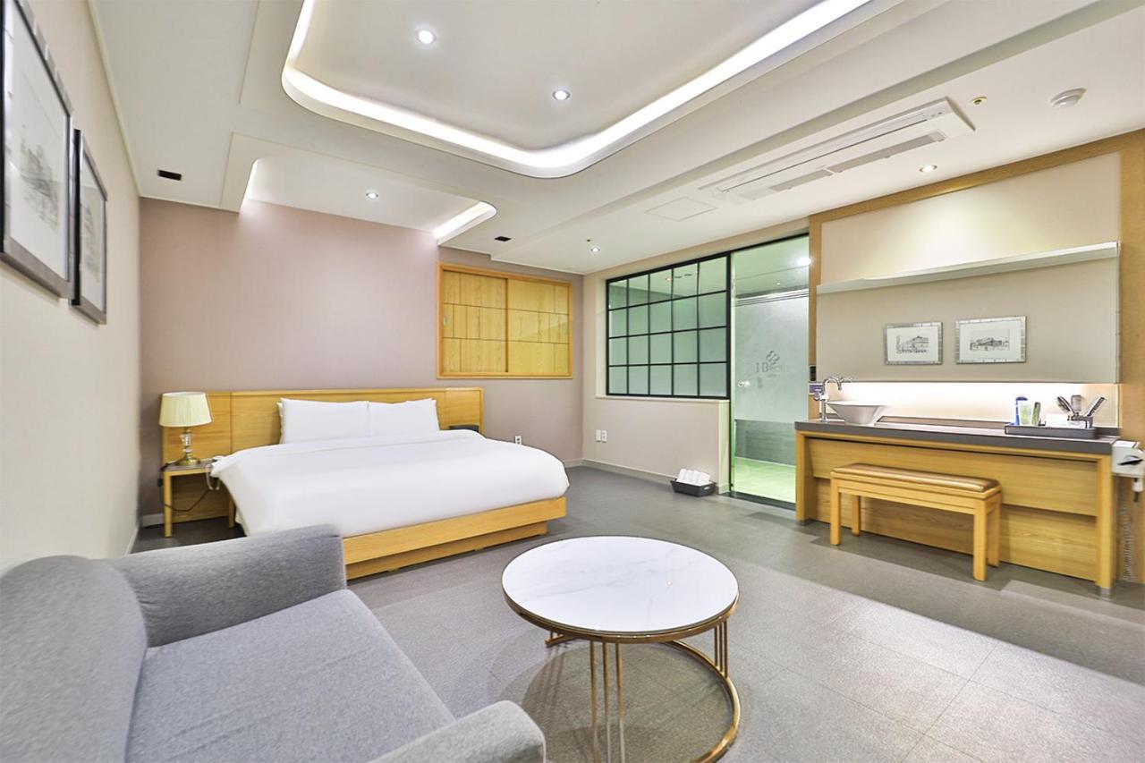 Seomyeon Ib Hotel Puszan Kültér fotó