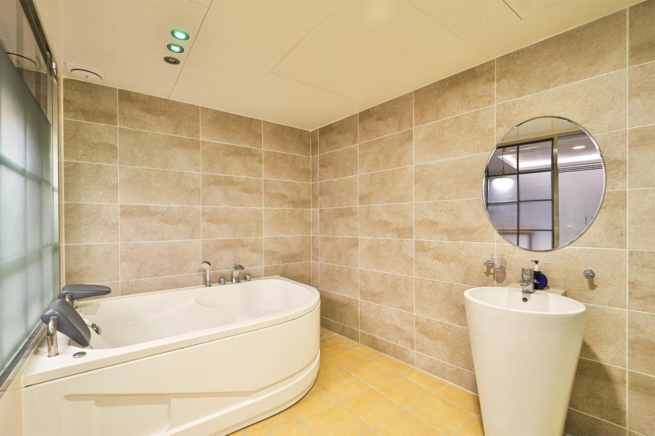 Seomyeon Ib Hotel Puszan Kültér fotó